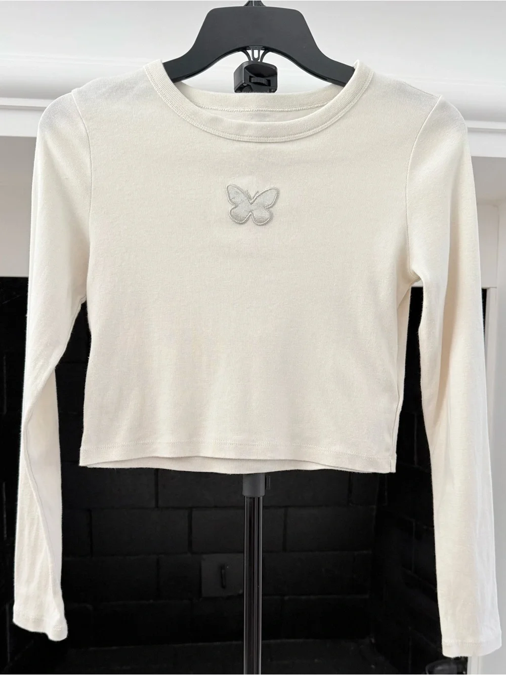 GAP Cream Long-Sleeve Butterfly Crop Top- Girls 10 (L)